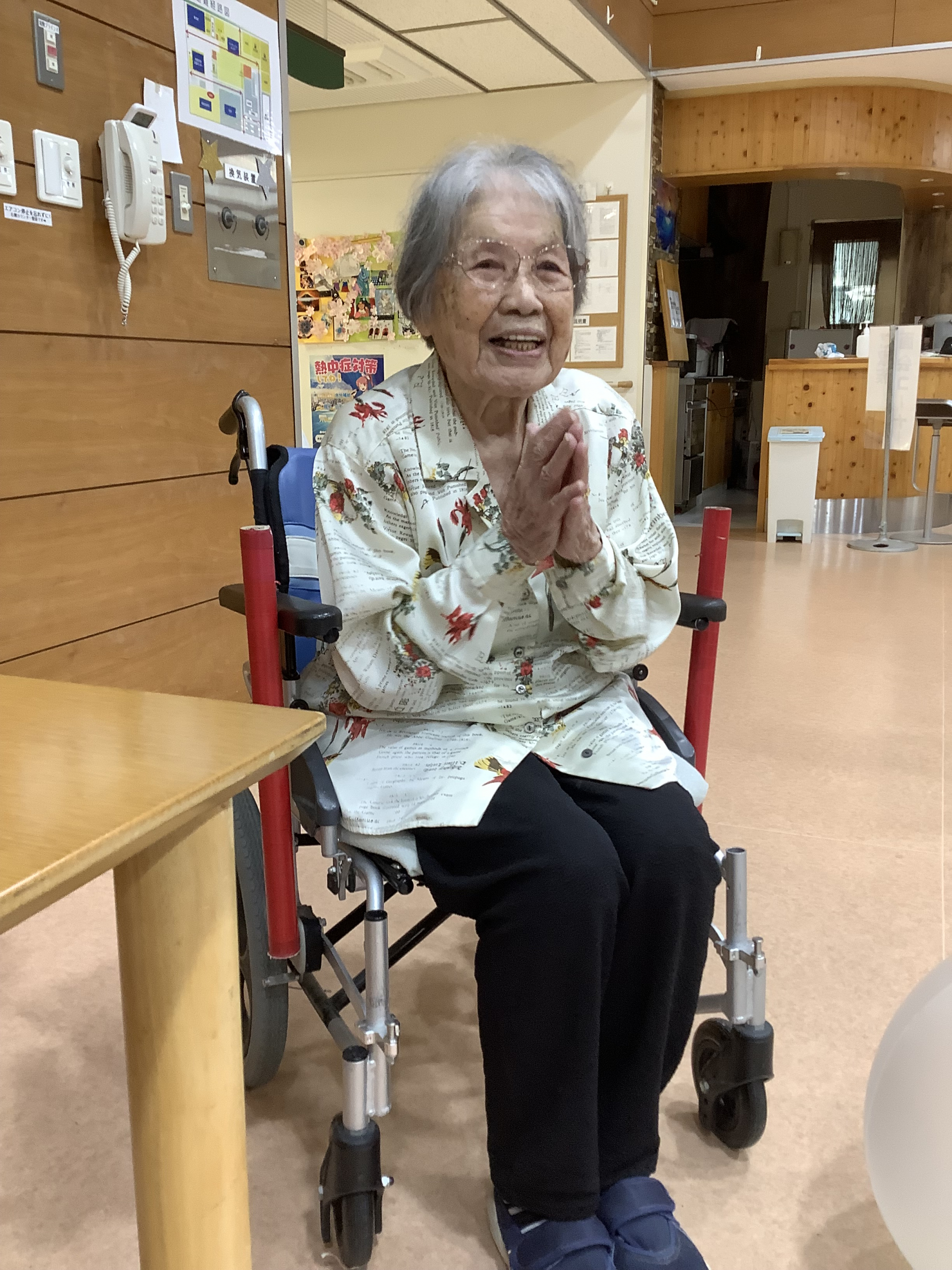 100歳のお誕生日☺｜福祉・介護・支援 社会福祉法人 奉優会（ほう